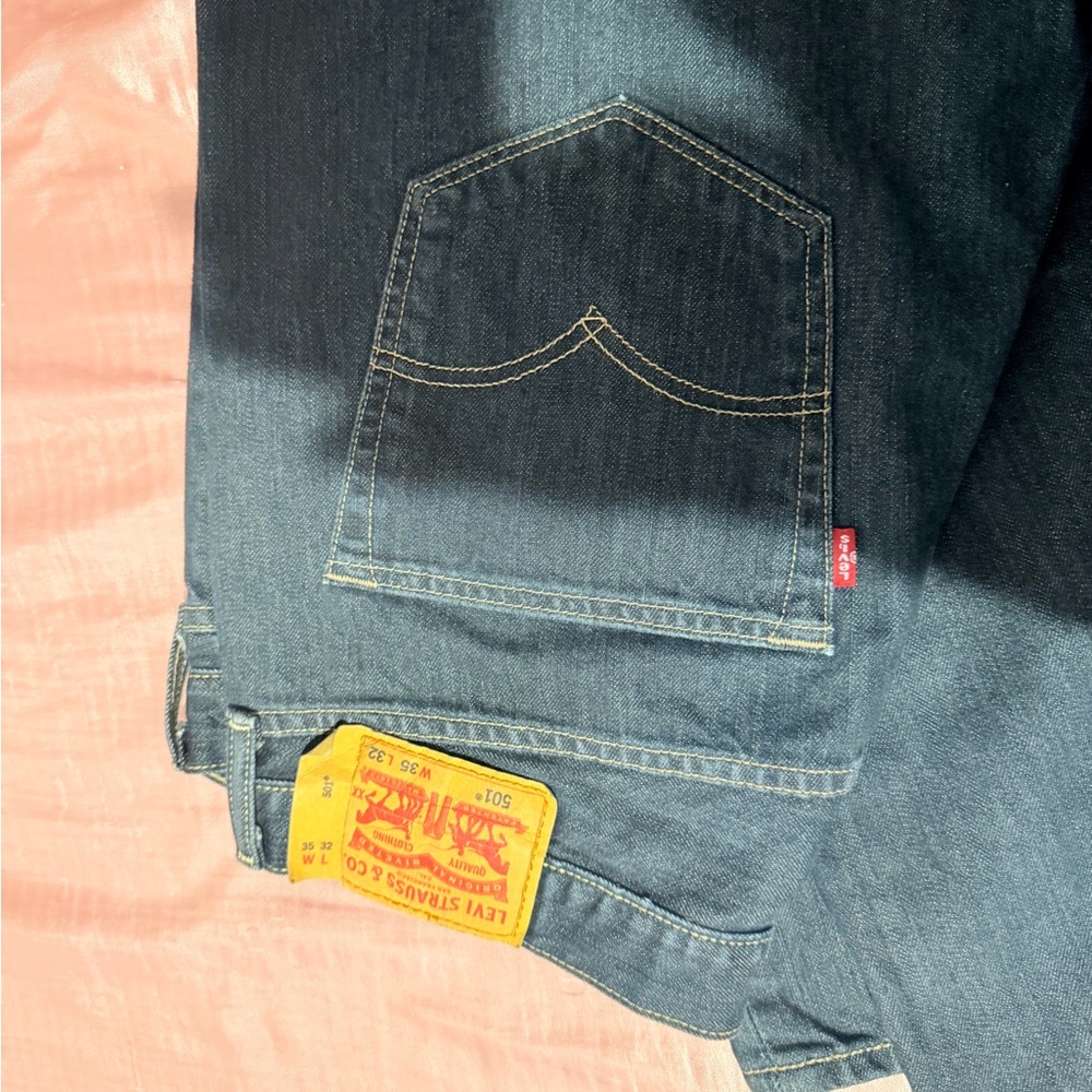 Levi’s 501 Men’s Jeans 35x32 Button Fly Straight Leg Blue Denim Classic Fit